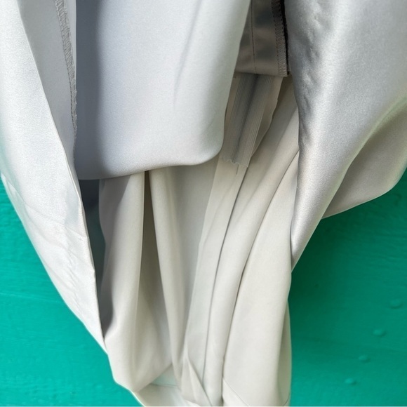 DESSY COLLECTION STRAPLESS SILVER SATIN COCKTAIL DRESS WITH POCKETS SIZE 8 - Picture 4 of 11